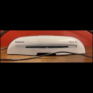 Like new Fellowes Saturn 2 95 laminator